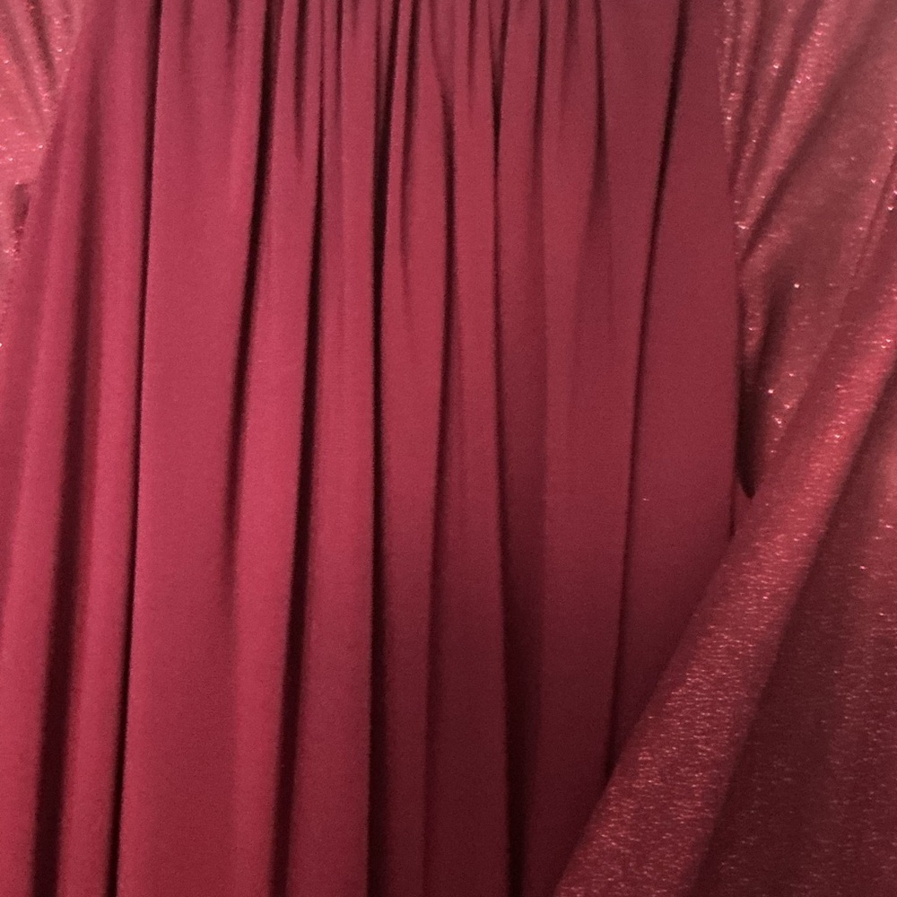 Elegant Burgundy sleeveless Evening Dress with glittery cape - Picture 6 of 7